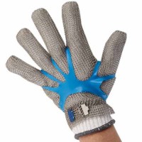 Glove tensioner fits over the mesh glove on the back of the hand, applying a force to maintain tension and give glove a snug fit.