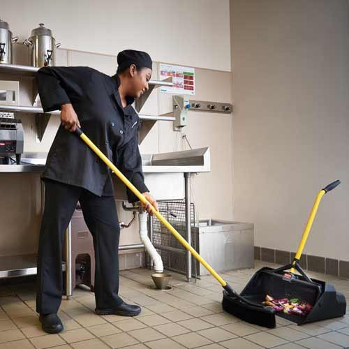 Extra-large dustpan opening is wide enough to accommodate an 18-inch push broom.